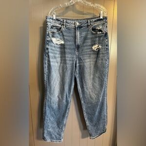 American Eagle Mom straight jeans